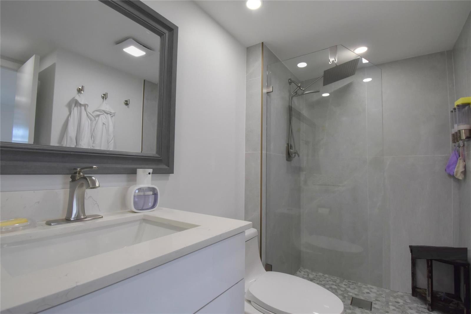 Photo of 20301 Country Club #930, Aventura, Florida, 33180 - Photo 38