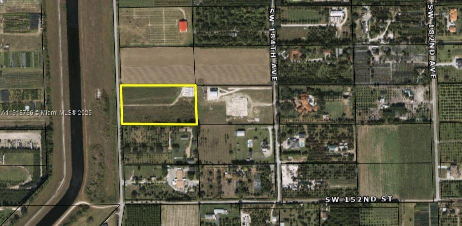   /   sq. ft. $ 2025-11-22 0 foto