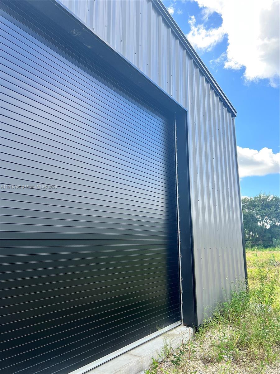   /   sq. ft. $ 2025-11-22 0 foto