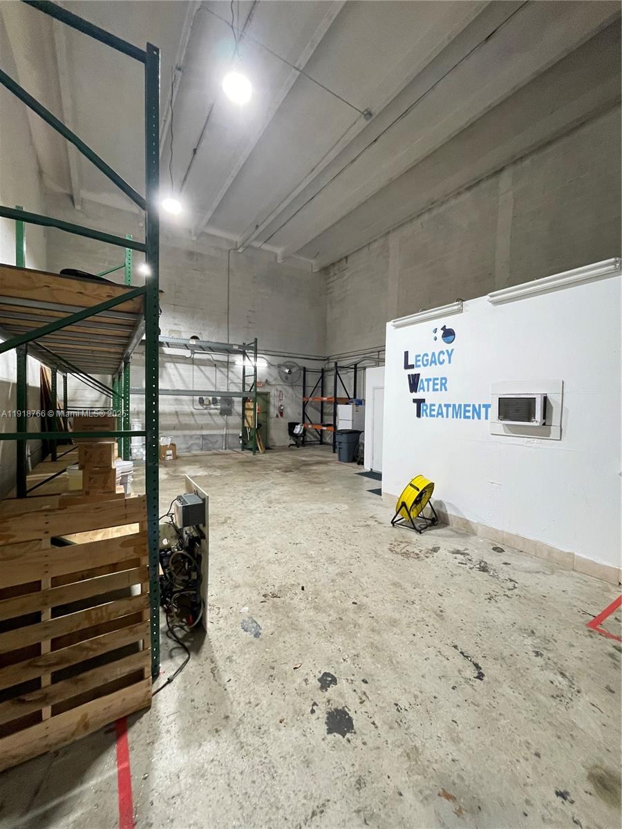 114  /   sq. ft. $ 2025-11-22 0 Photo