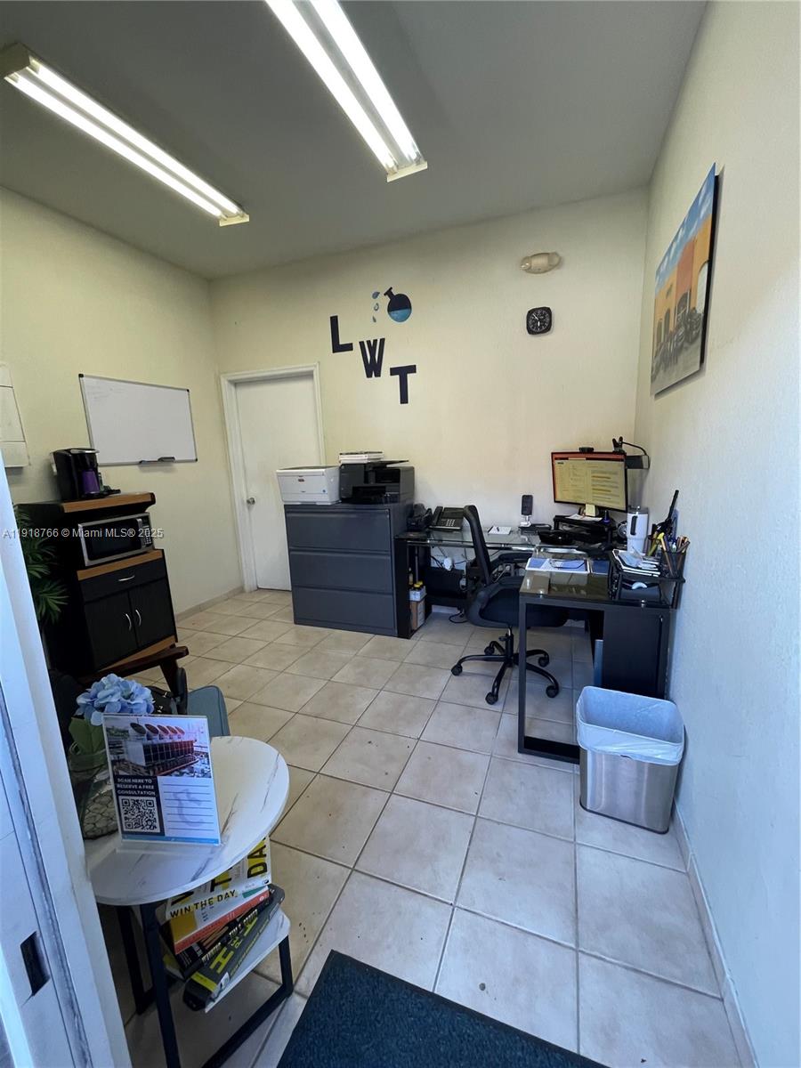 114  /   sq. ft. $ 2025-11-22 0 Photo