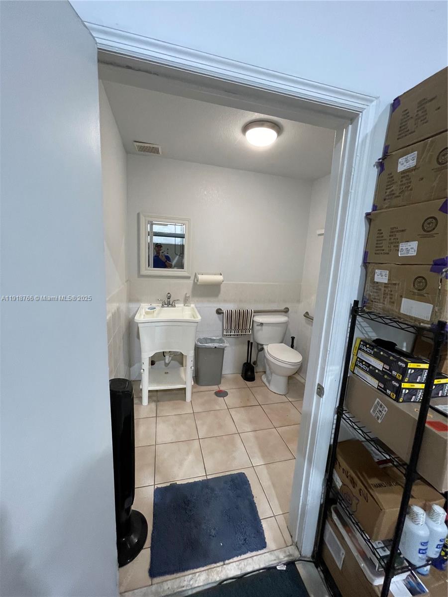 114  /   sq. ft. $ 2025-11-22 0 Photo
