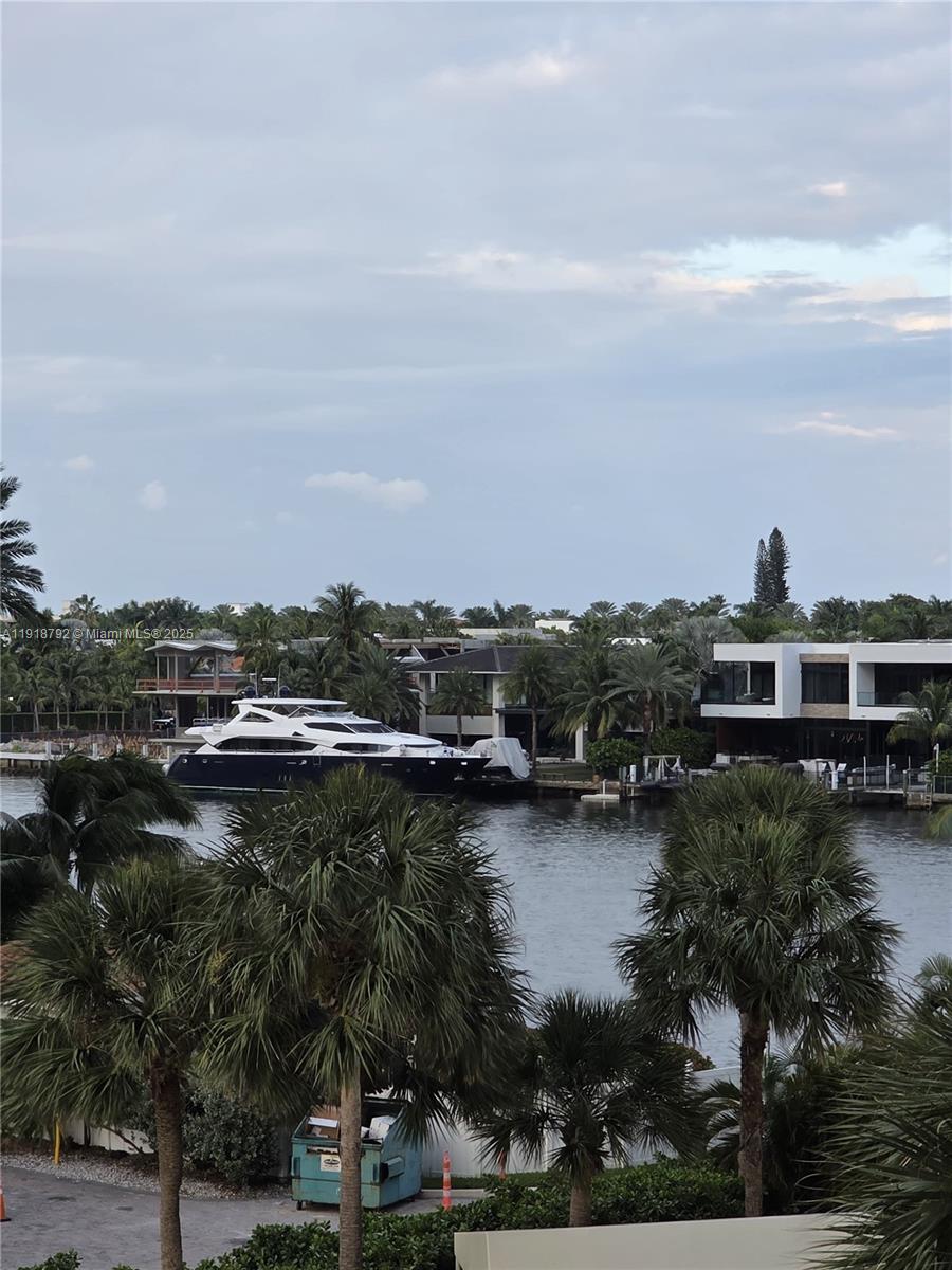 403 2 / 2 1622 sq. ft. $ 2025-11-22 0 Photo