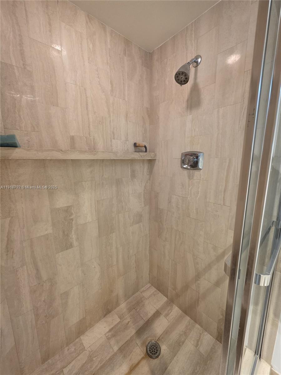 403 2 / 2 1622 sq. ft. $ 2025-11-22 0 Photo