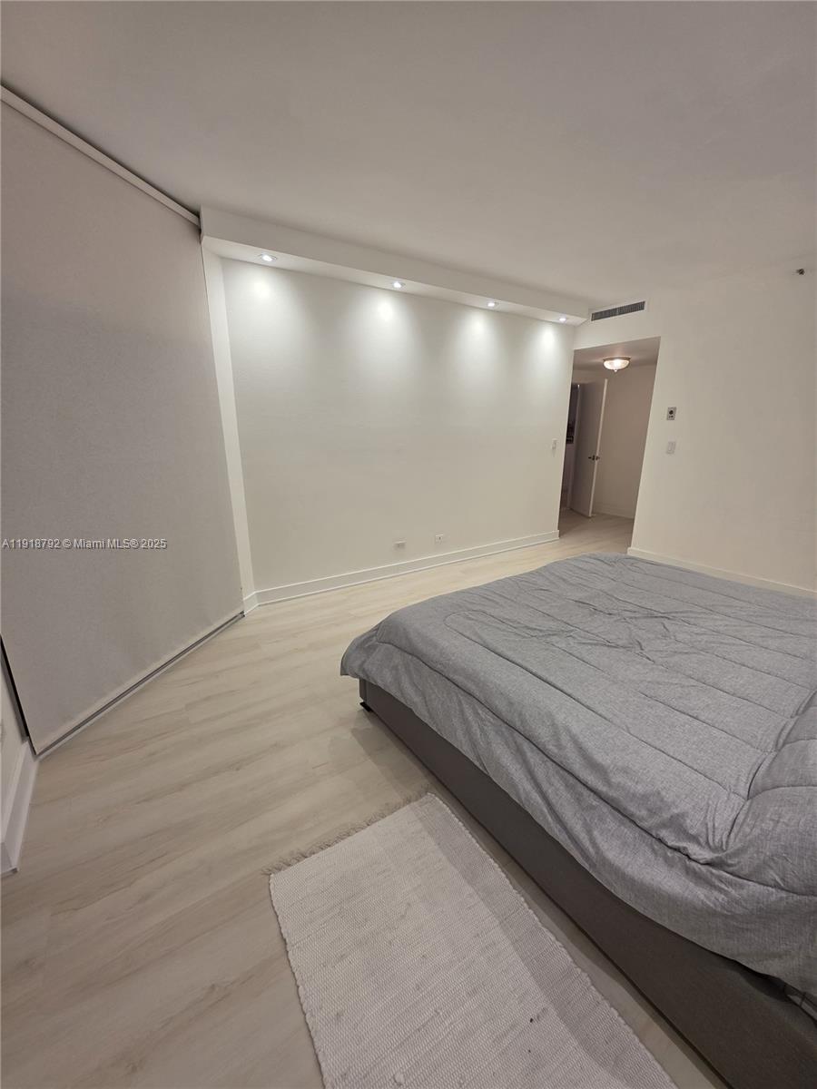 403 2 / 2 1622 sq. ft. $ 2025-11-22 0 Photo