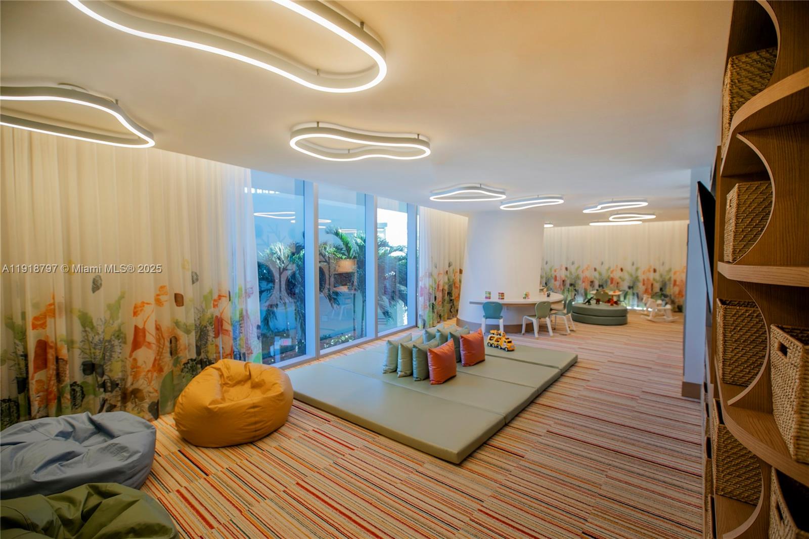 See details 4903 4 / 7 6225 sq. ft. $ 2025-11-22 0 Photo