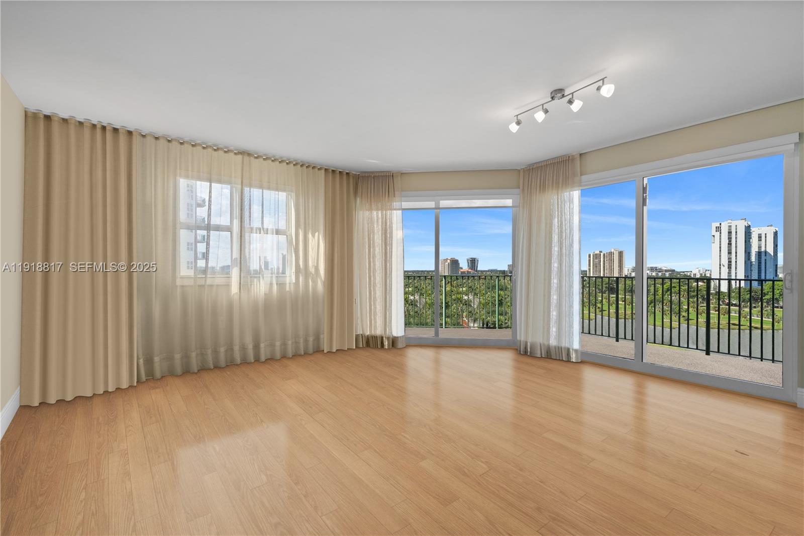 Photo of 20000 Country Club Dr  #1002, Aventura, Florida, 33180 - 