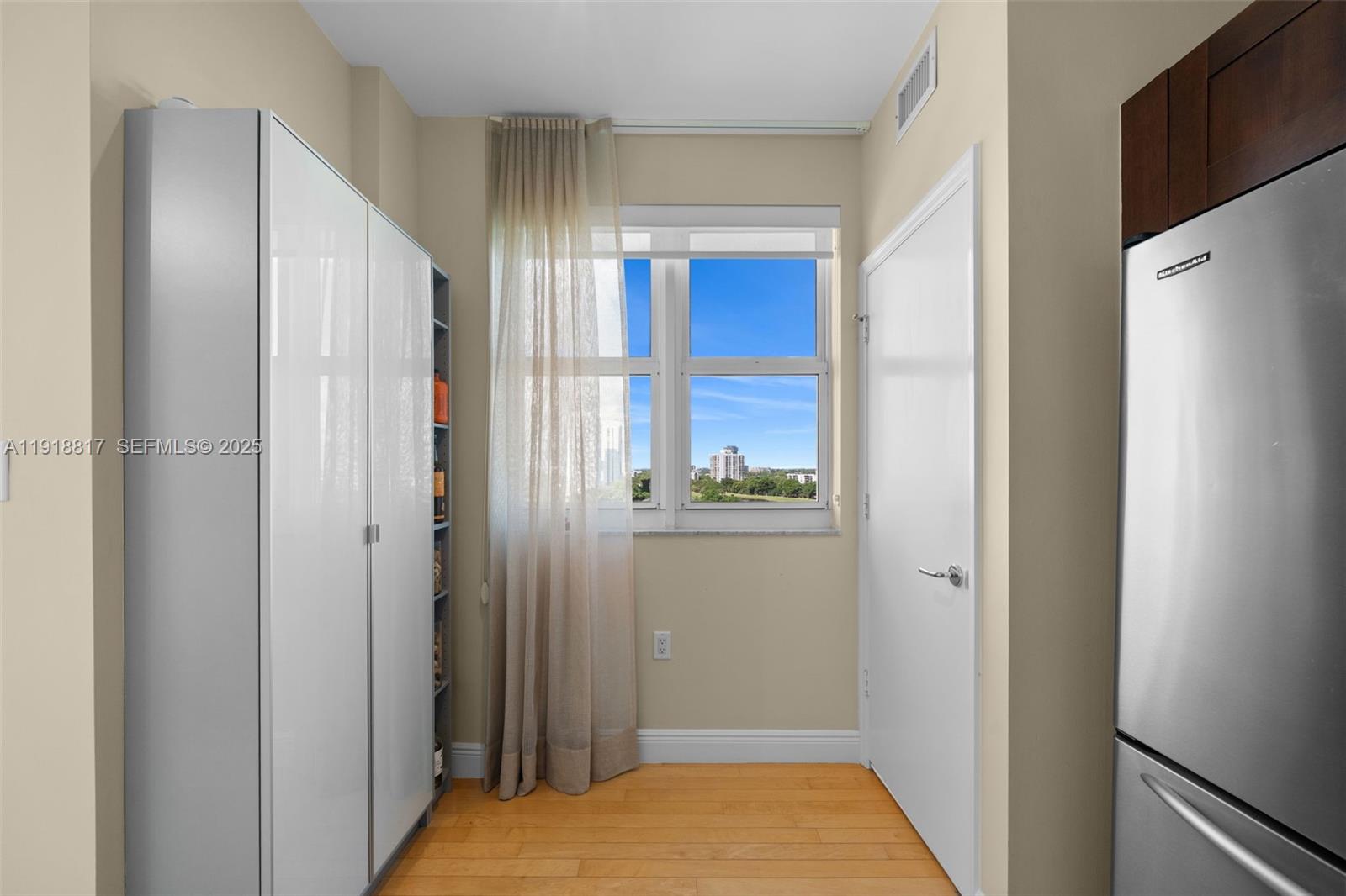 Photo of 20000 Country Club Dr  #1002, Aventura, Florida, 33180 - 