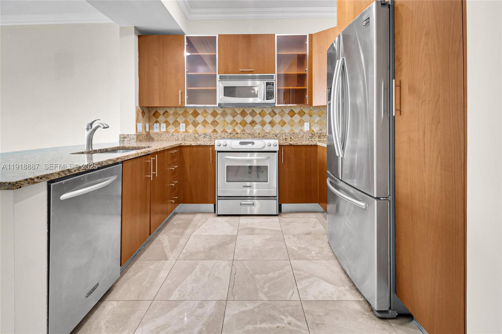 Photo of 1945 Ocean Dr  #1410, Hallandale Beach, Florida, 33009 - 