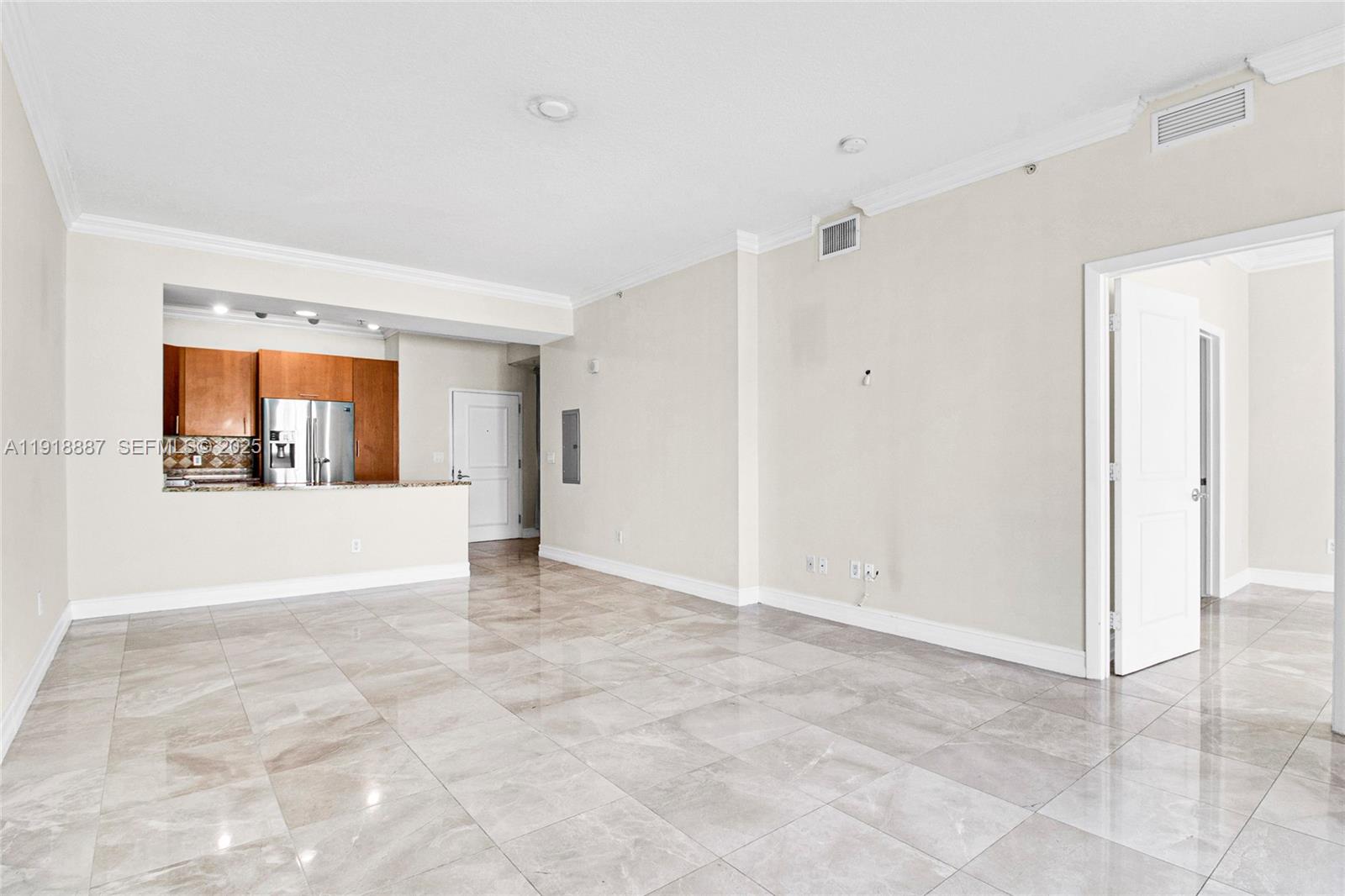 Photo of 1945 Ocean Dr  #1410, Hallandale Beach, Florida, 33009 - 