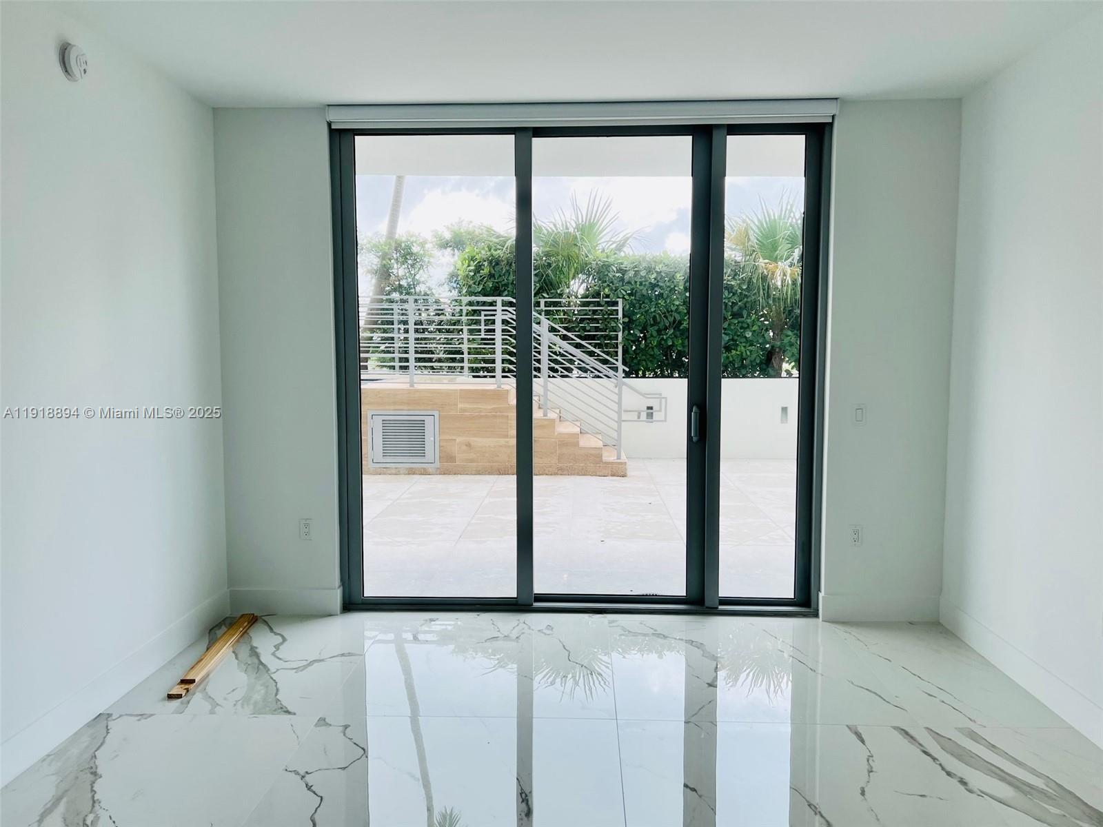 See details 4-505 2 / 3 1541 sq. ft. $ 2025-11-23 0 Photo