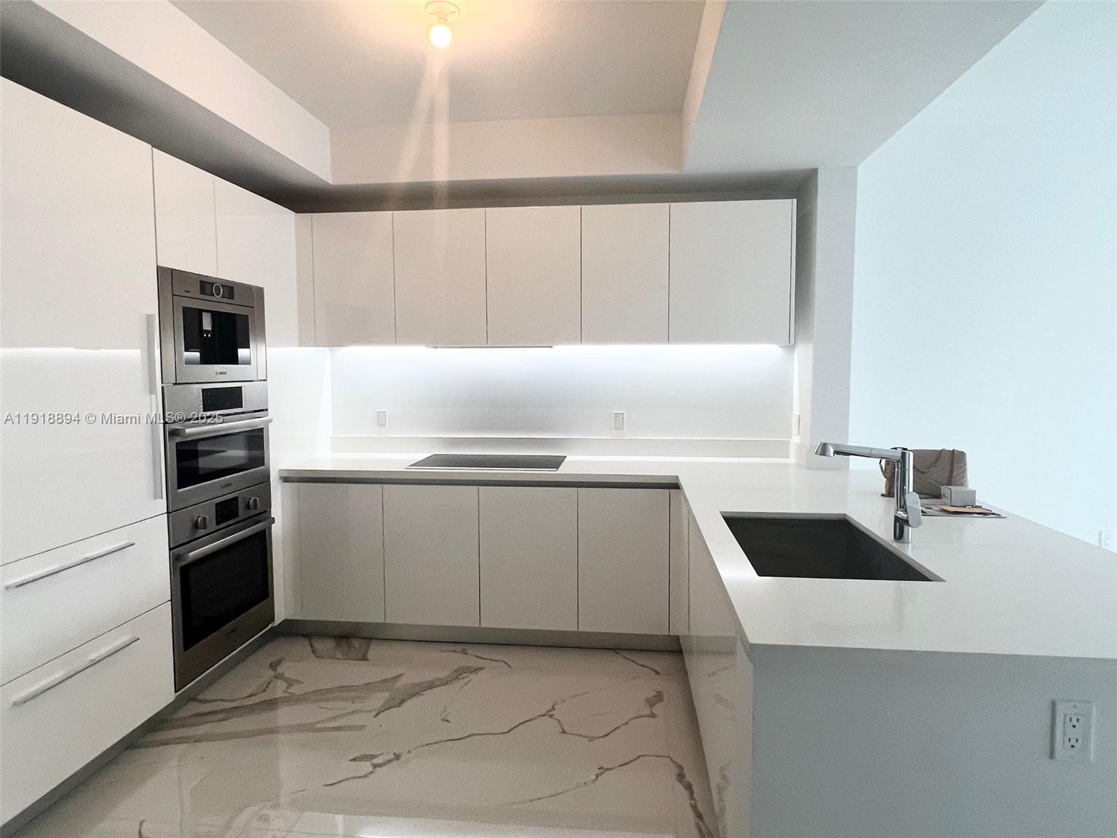 See details 4-505 2 / 3 1541 sq. ft. $ 2025-11-23 0 Photo