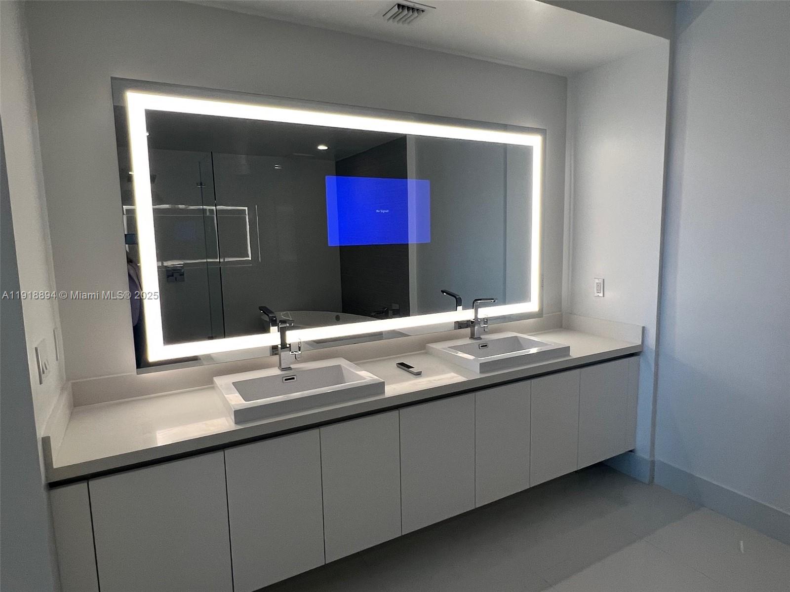 See details 4-505 2 / 3 1541 sq. ft. $ 2025-11-23 0 Photo