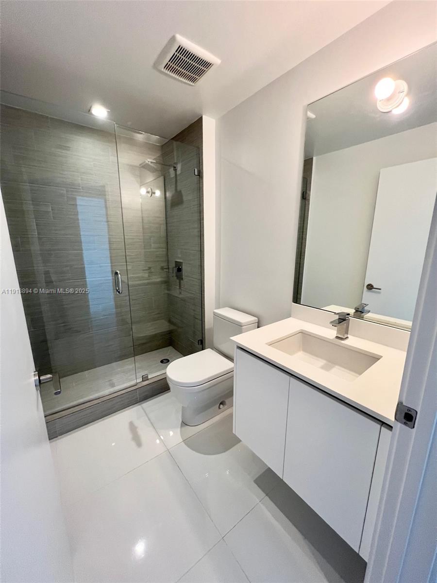 See details 4-505 2 / 3 1541 sq. ft. $ 2025-11-23 0 Photo