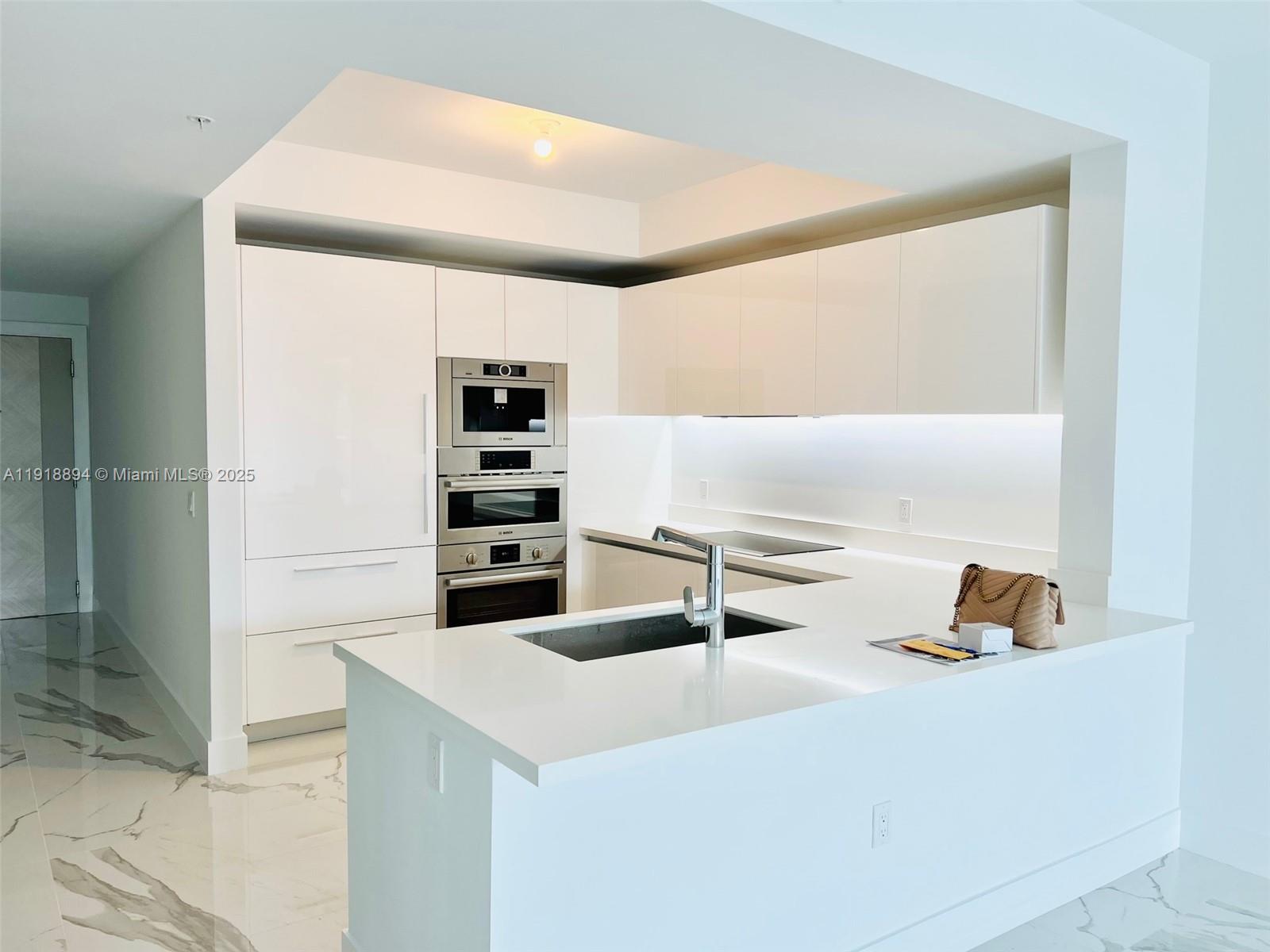 See details 4-505 2 / 3 1541 sq. ft. $ 2025-11-23 0 Photo