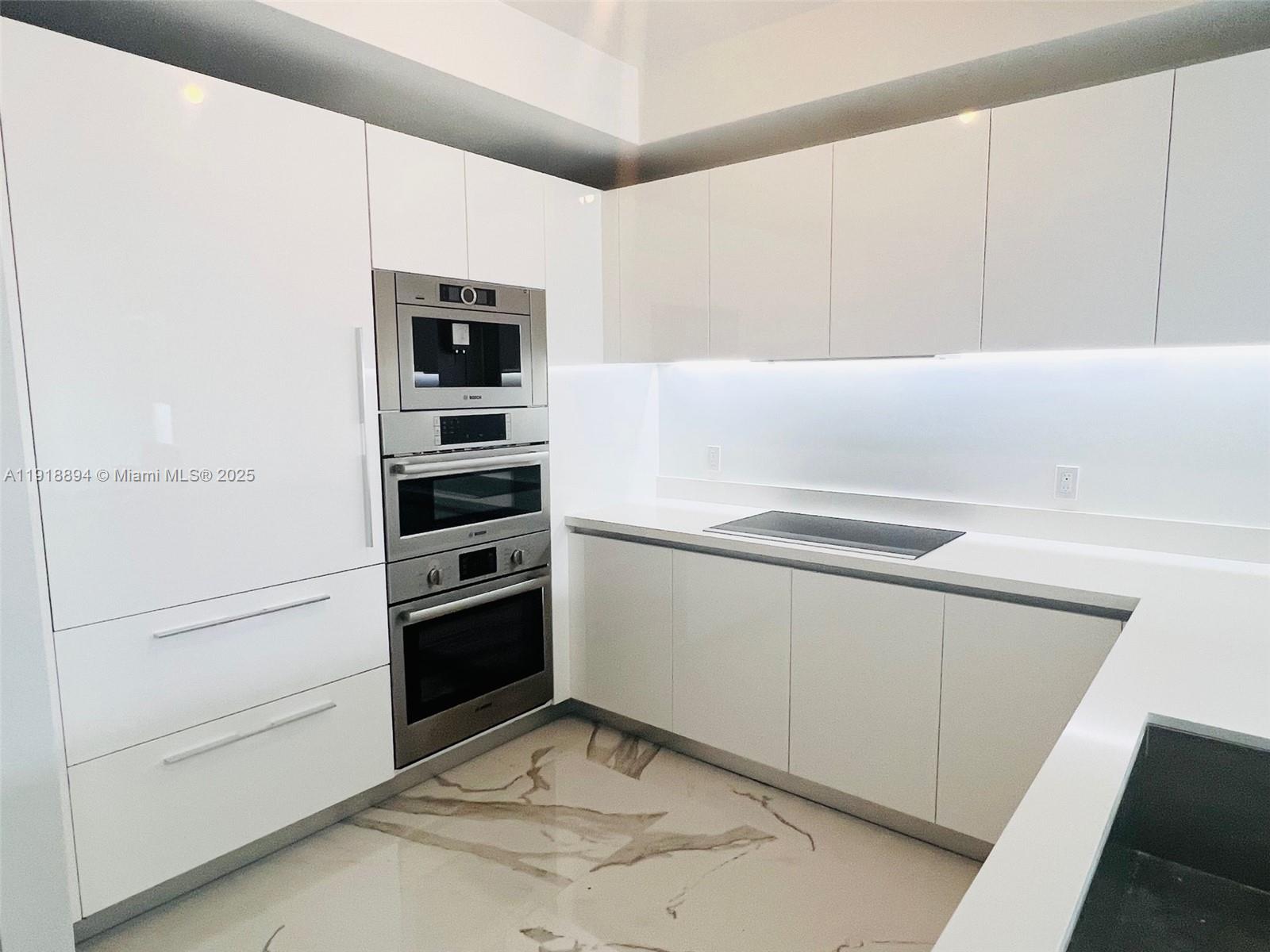 See details 4-505 2 / 3 1541 sq. ft. $ 2025-11-23 0 Photo