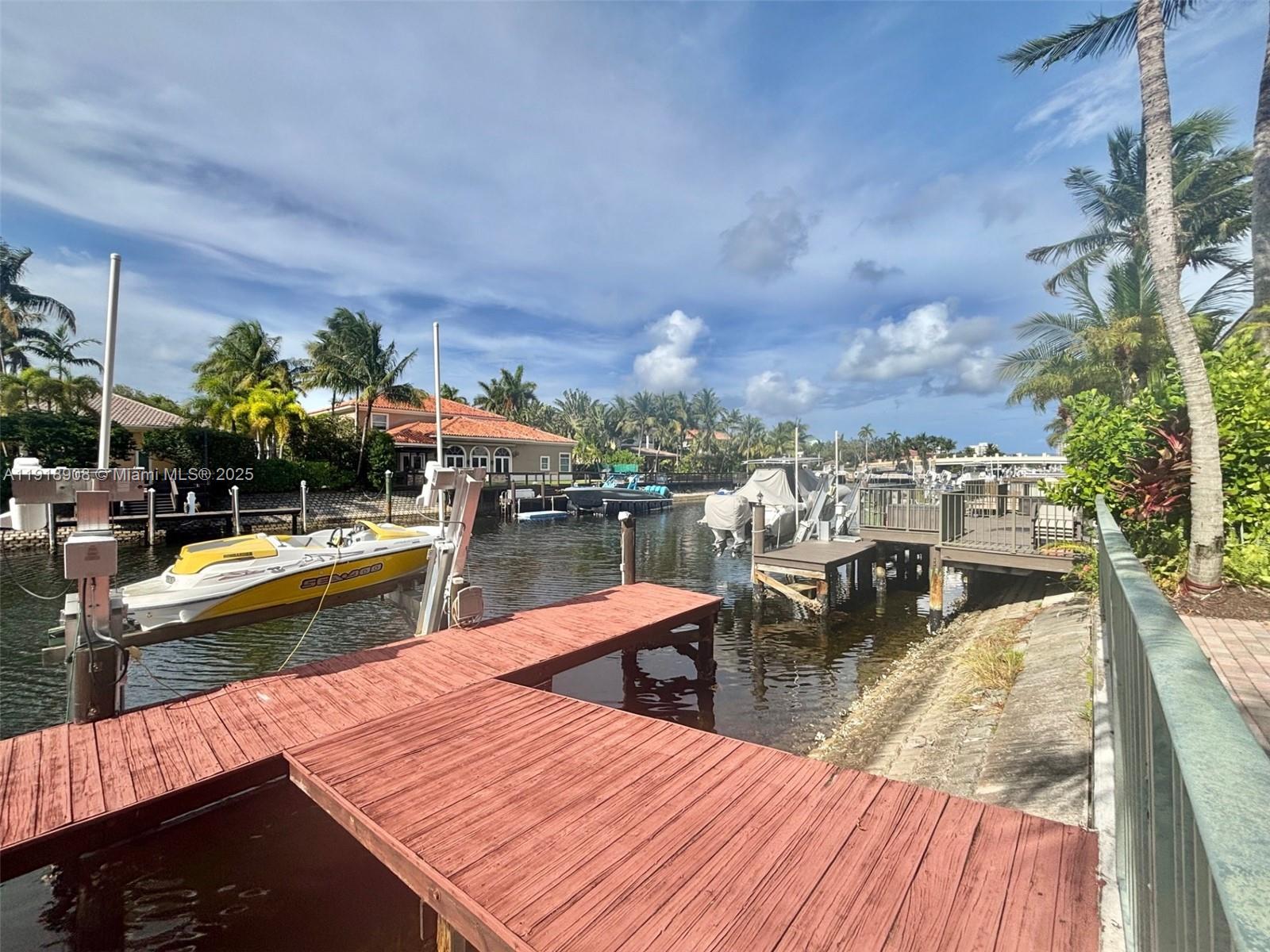 Photo of 1141 Waterside Ln  (1141), Hollywood, Florida, 33019 - 