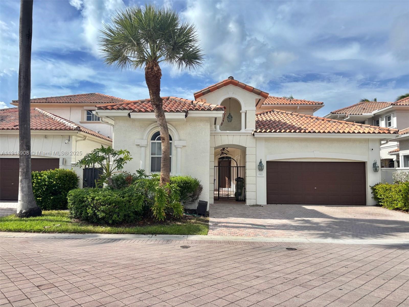 Photo of 1141 Waterside Ln  (1141), Hollywood, Florida, 33019 - 