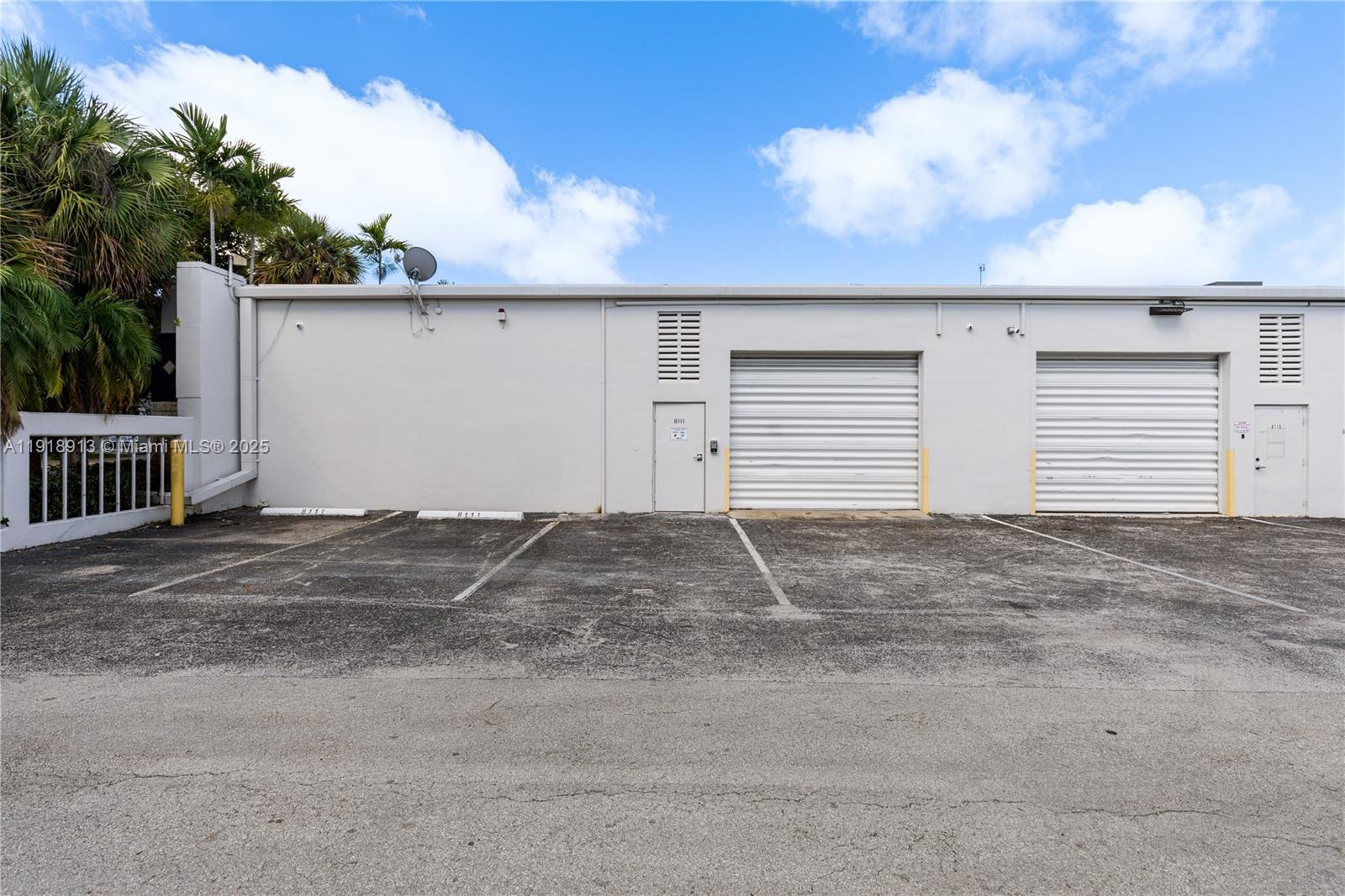 See details / sq. ft. $ 2025-11-23 0 Photo