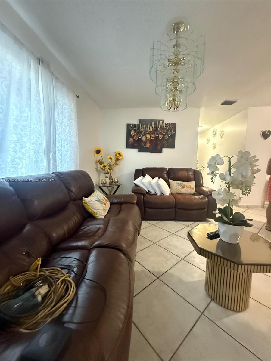 See details / 1794 sq. ft. $ 2025-11-24 0 Photo