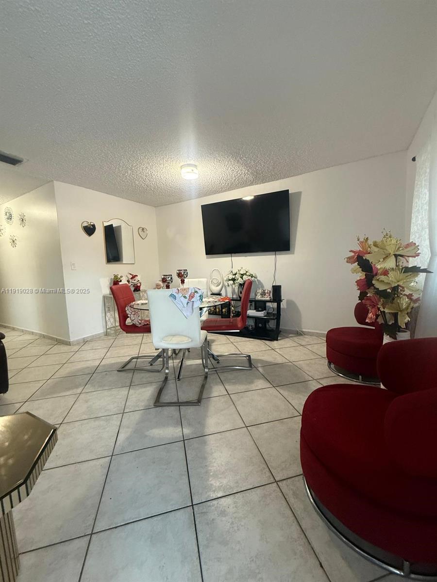 See details / 1794 sq. ft. $ 2025-11-24 0 Photo