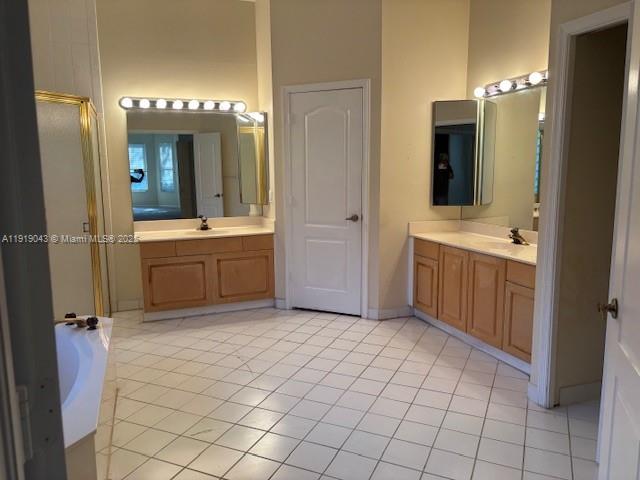 4871 5 / 4 4498 sq. ft. $ 2025-11-24 0 foto