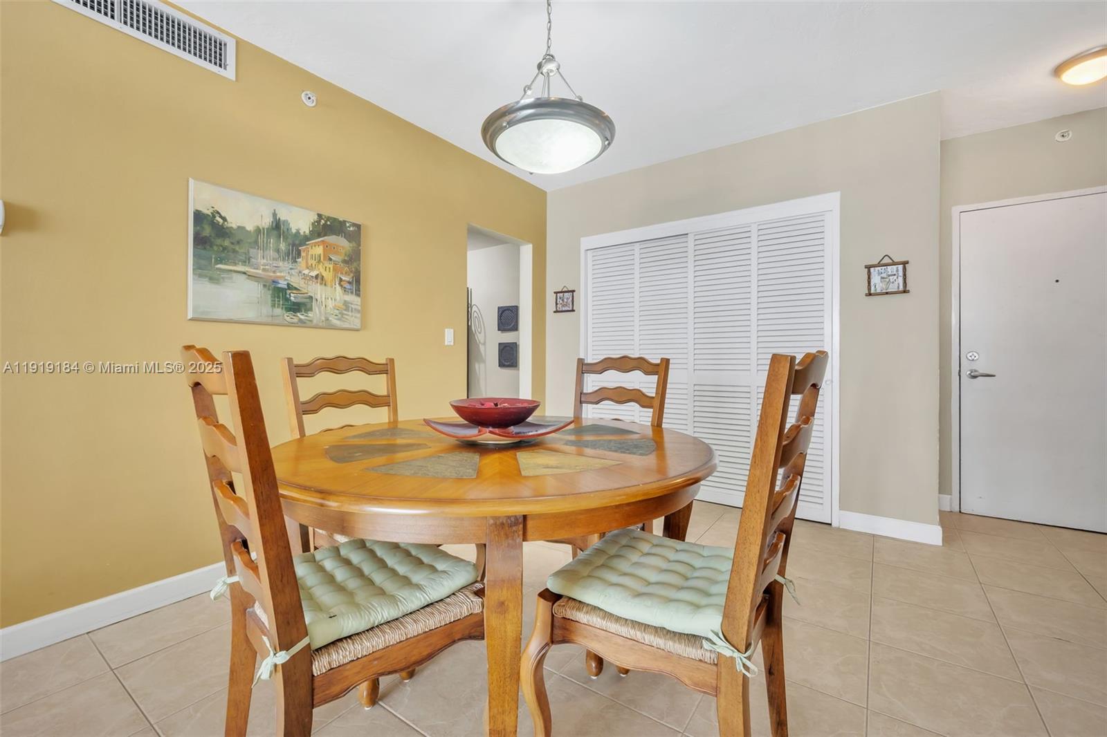 Photo of 3001 Ocean Dr  #403, Hollywood, Florida, 33019 - 