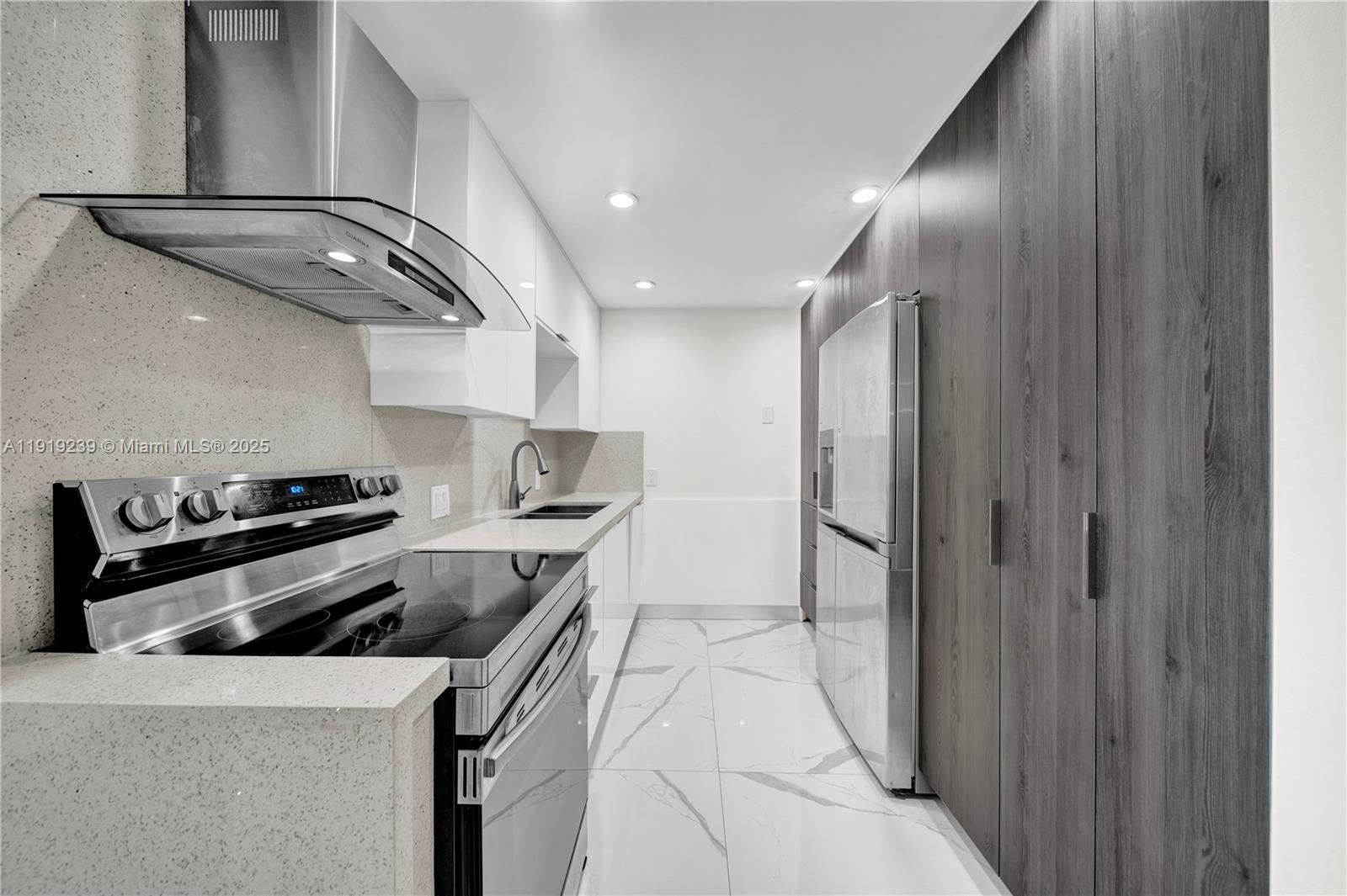 Photo of 20335 Country Club Drive  #2602, Aventura, Florida, 33180 - 