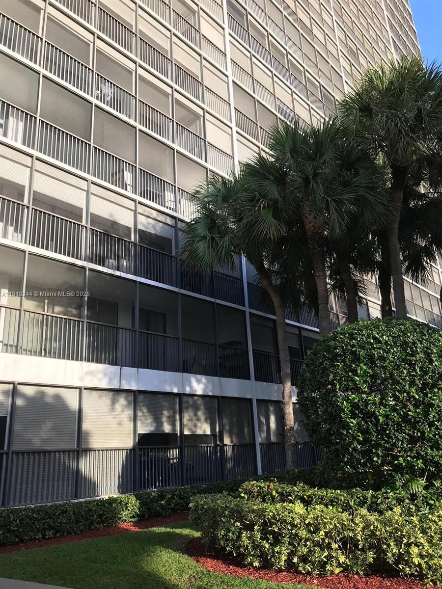 Photo of 3701 Country Club Dr  #706, Aventura, Florida, 33180 - 