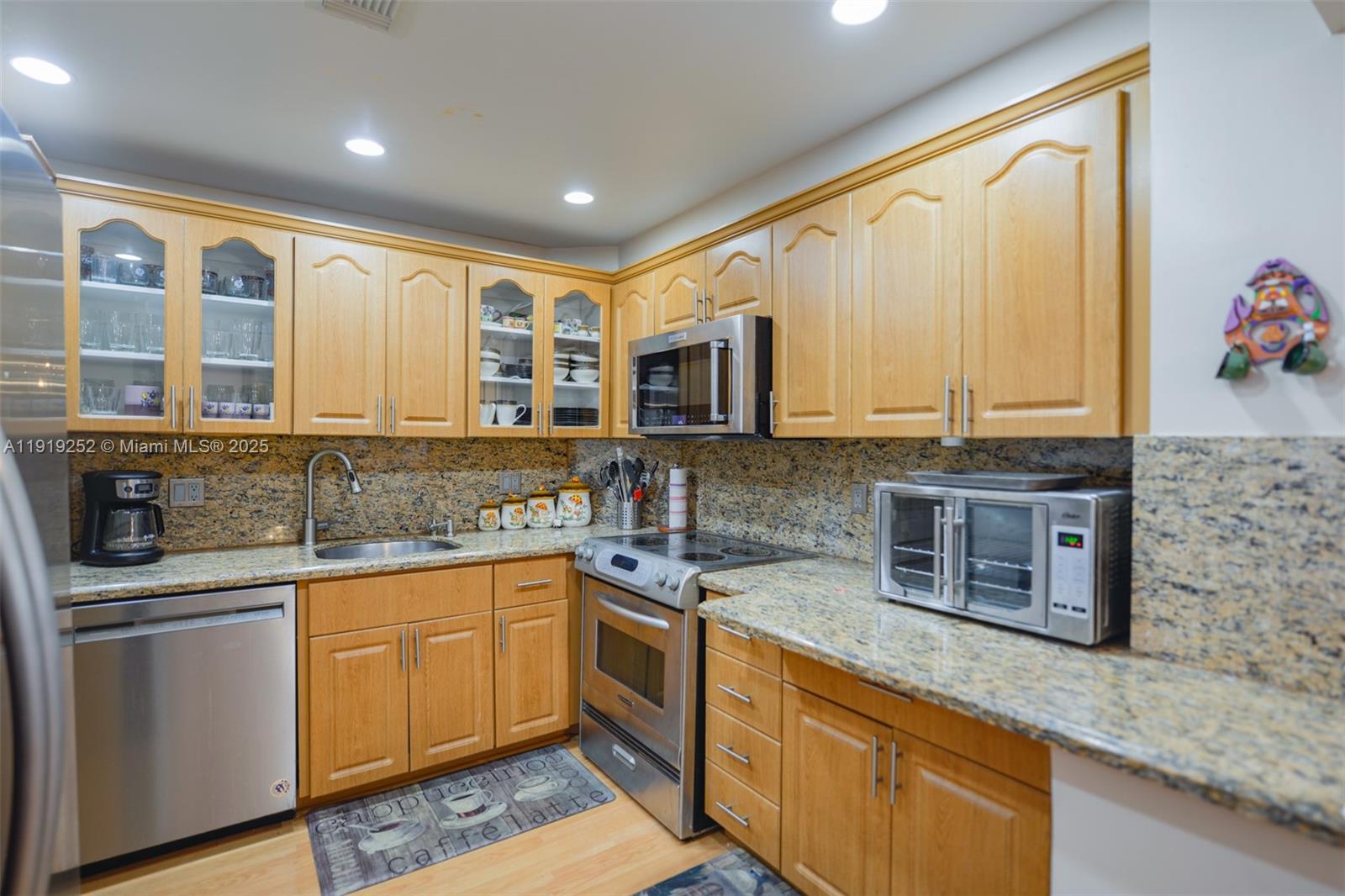 6J 2 / 2 1240 sq. ft. $ 2025-11-24 0 Photo