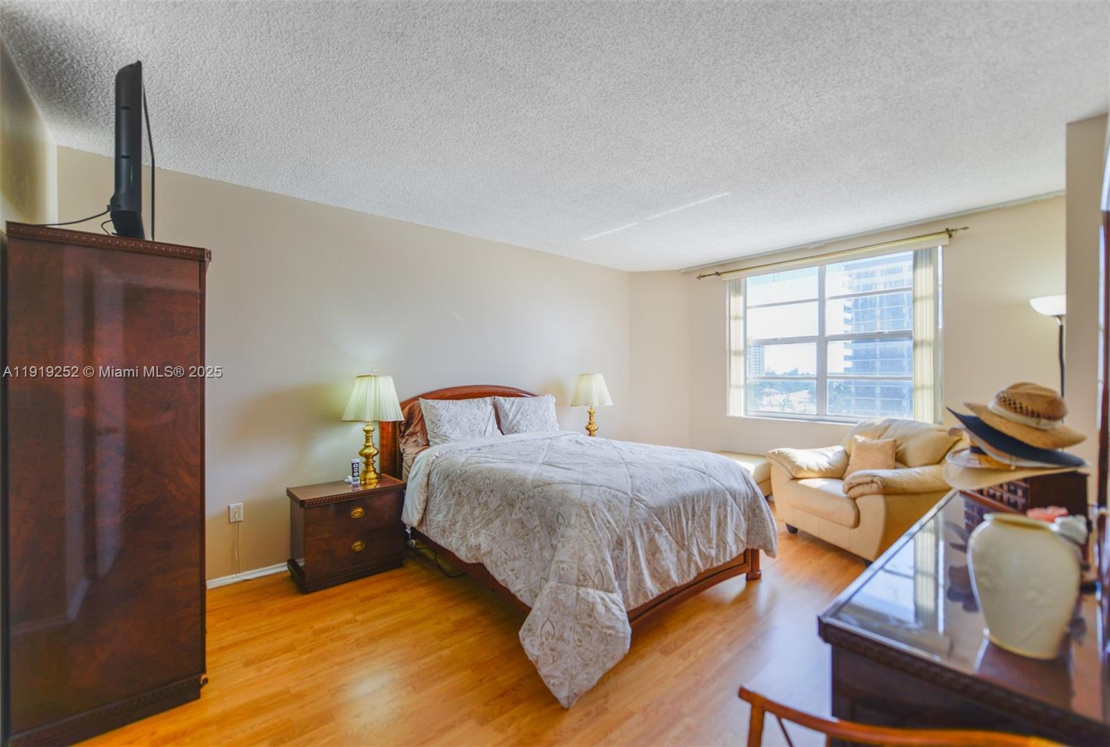 6J 2 / 2 1240 sq. ft. $ 2025-11-24 0 Photo