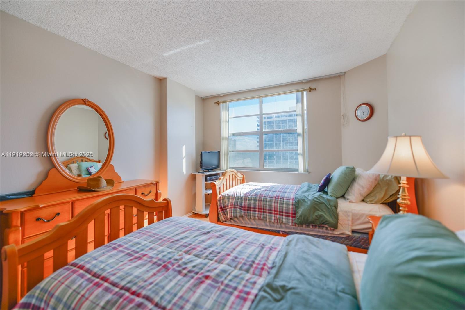 6J 2 / 2 1240 sq. ft. $ 2025-11-24 0 Photo