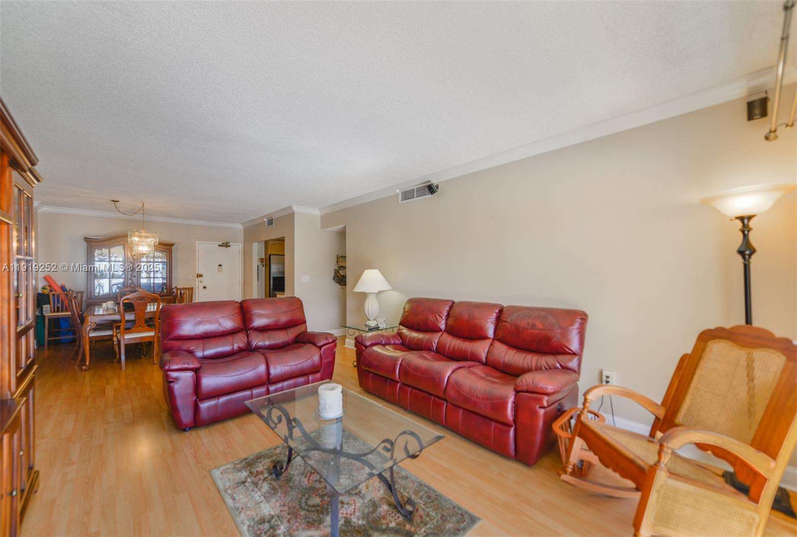 6J 2 / 2 1240 sq. ft. $ 2025-11-24 0 Photo