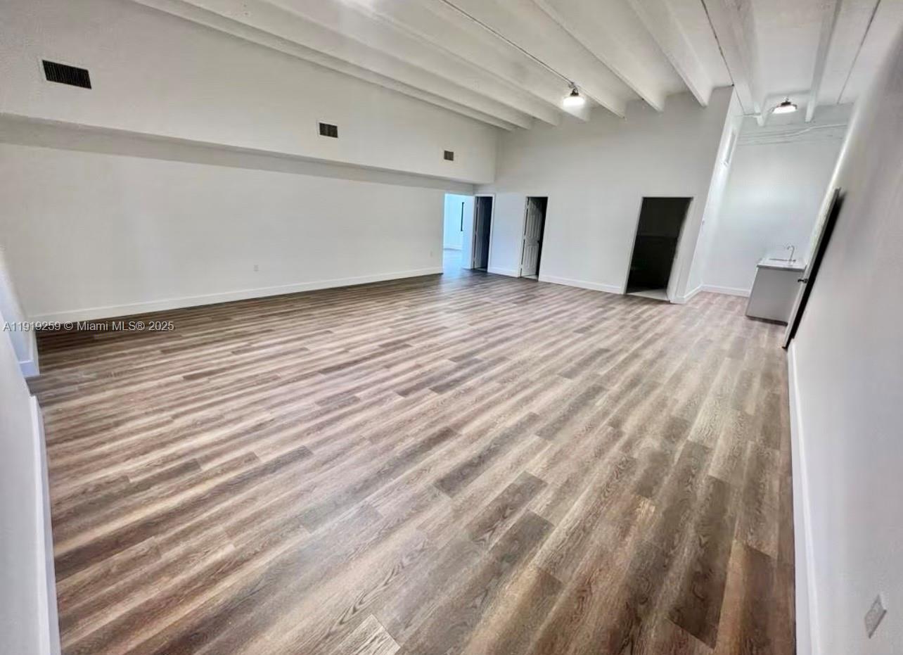 Ver detalles / sq. ft. $ 2025-11-24 0 foto