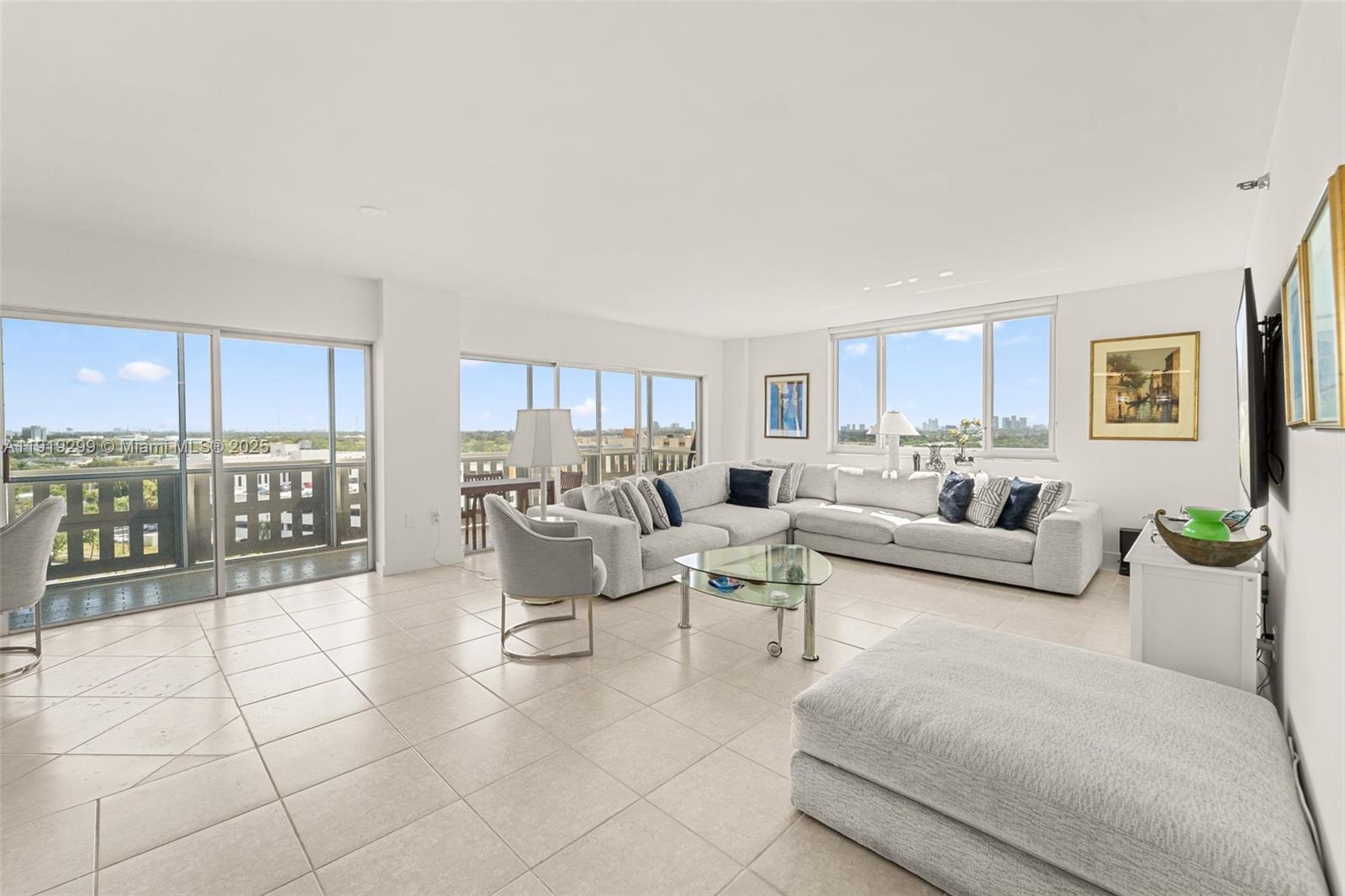 Ver detalles 1017 2 / 2 1344 sq. ft. $ 2025-11-24 0 foto