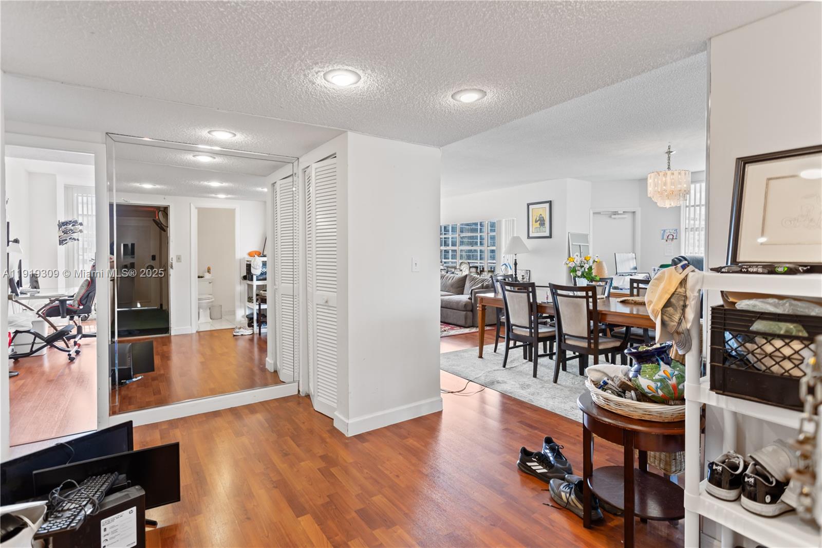 8Q 3 / 3 1740 sq. ft. $ 2025-11-24 0 Photo