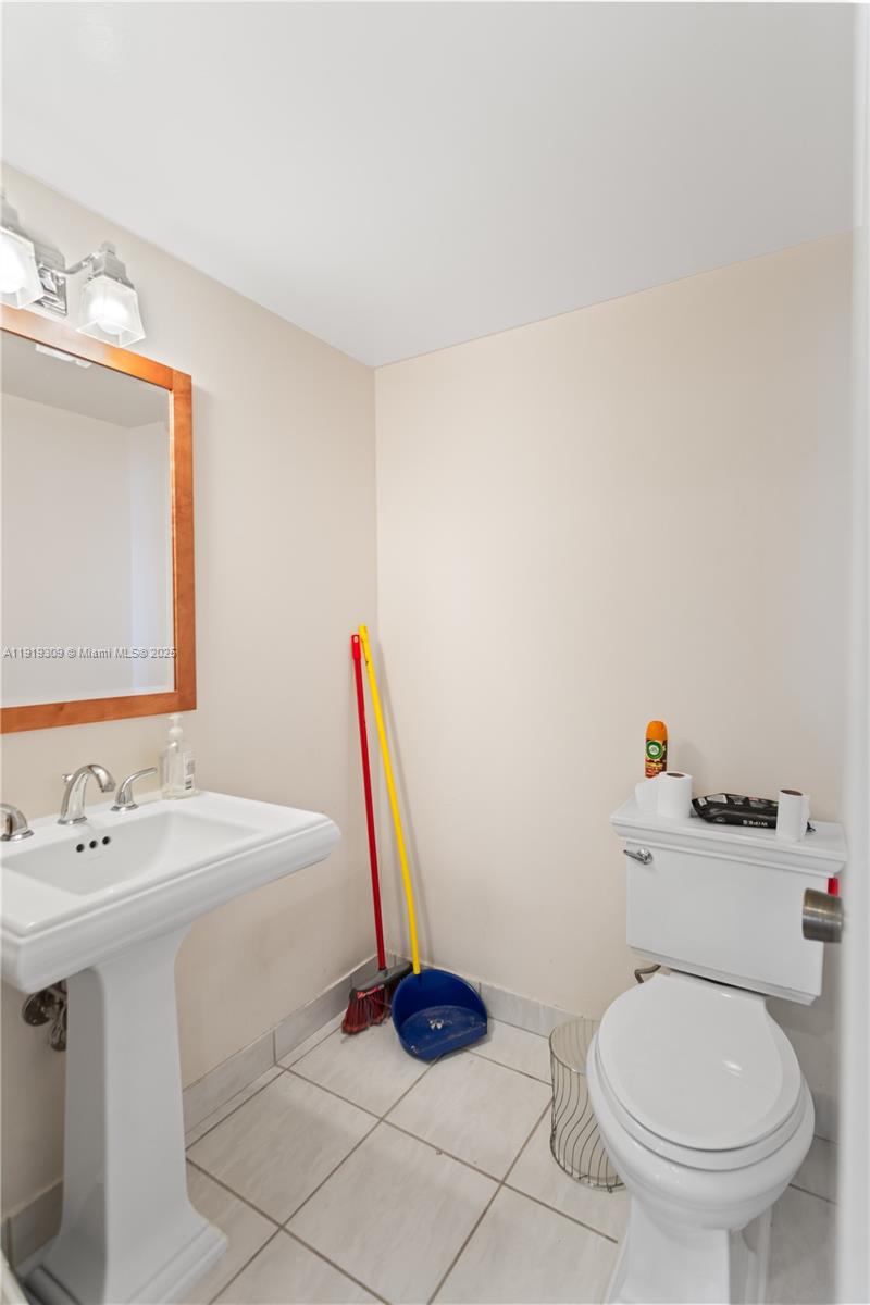 8Q 3 / 3 1740 sq. ft. $ 2025-11-24 0 Photo