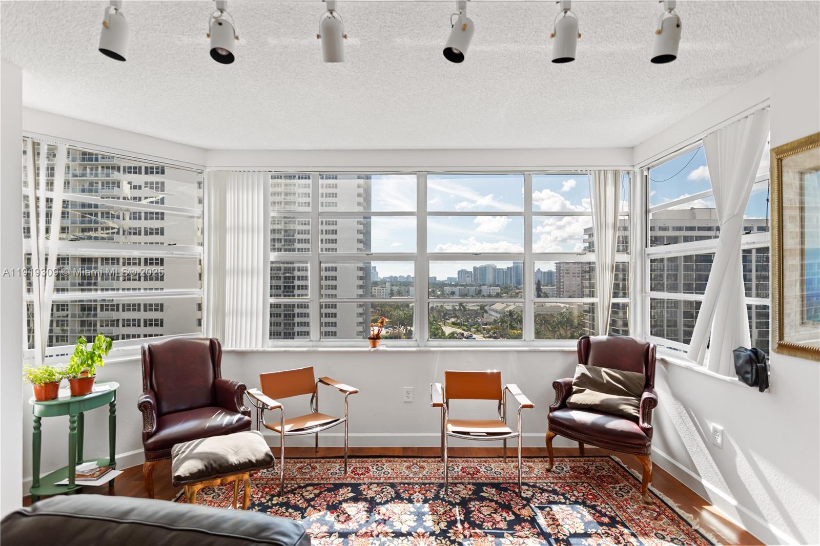 8Q 3 / 3 1740 sq. ft. $ 2025-11-24 0 Photo