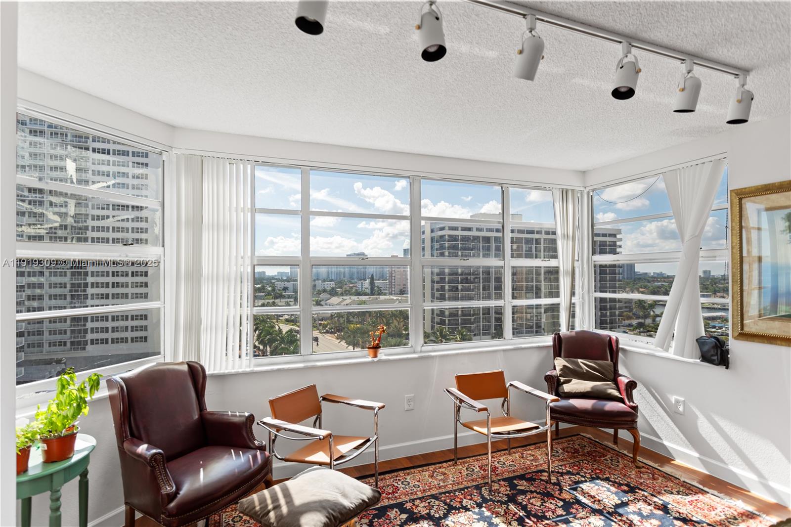 8Q 3 / 3 1740 sq. ft. $ 2025-11-24 0 Photo