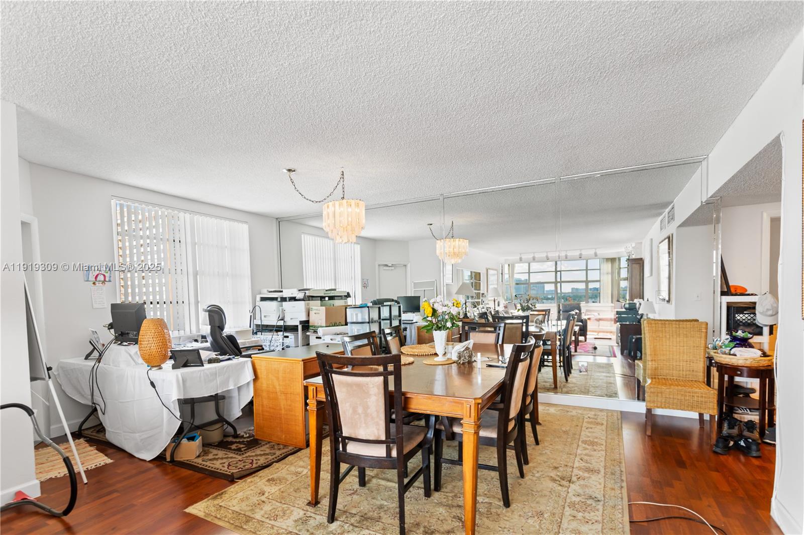 8Q 3 / 3 1740 sq. ft. $ 2025-11-24 0 Photo