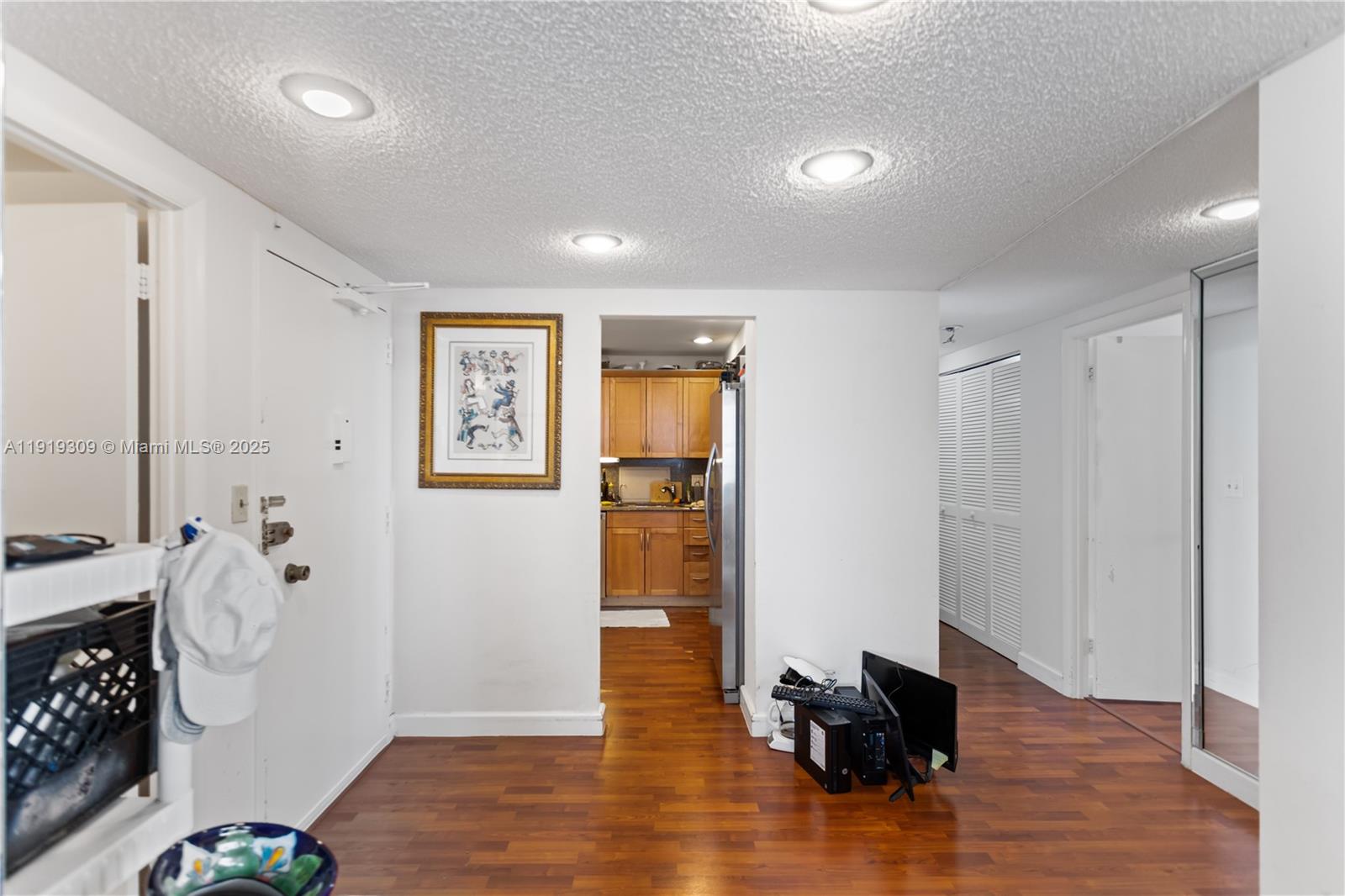 8Q 3 / 3 1740 sq. ft. $ 2025-11-24 0 Photo