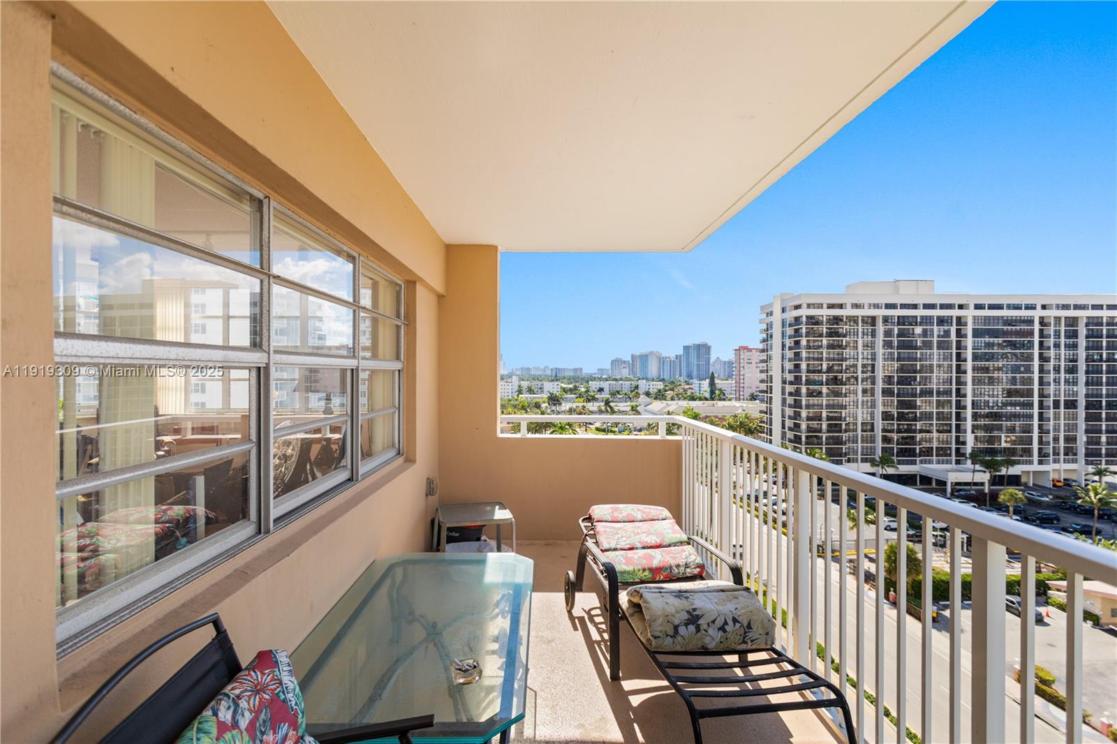 8Q 3 / 3 1740 sq. ft. $ 2025-11-24 0 Photo