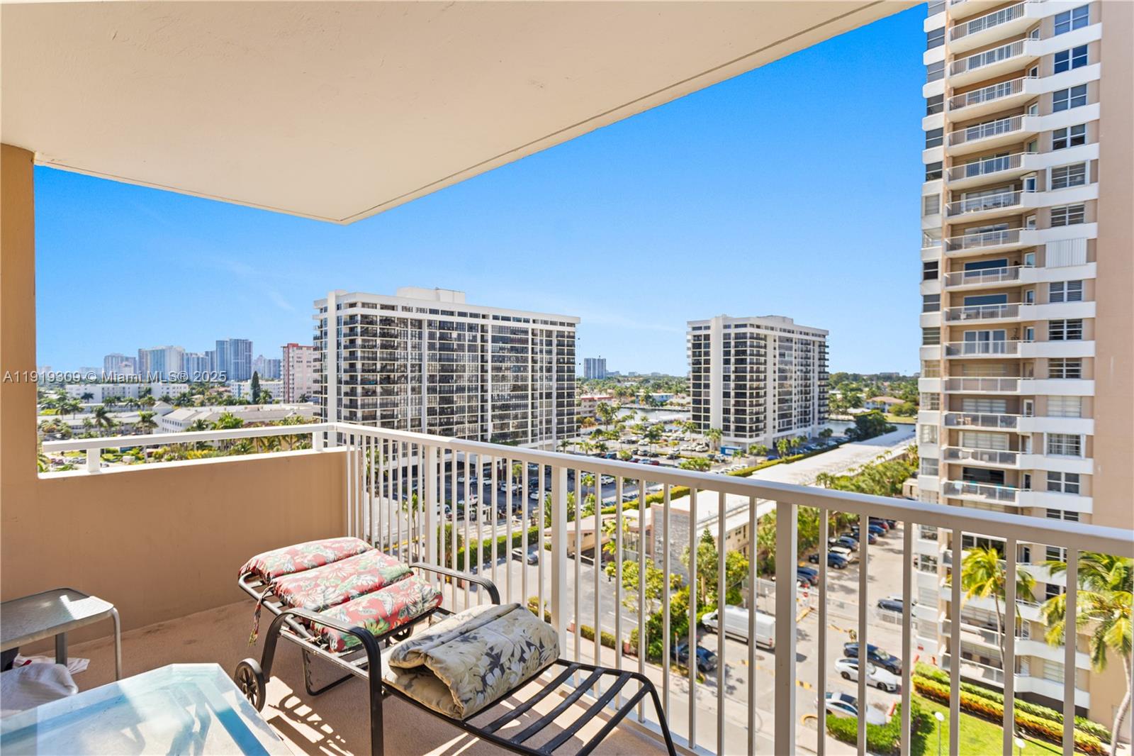 8Q 3 / 3 1740 sq. ft. $ 2025-11-24 0 Photo