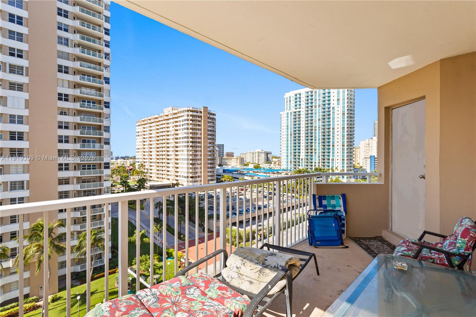 8Q 3 / 3 1740 sq. ft. $ 2025-11-24 0 Photo