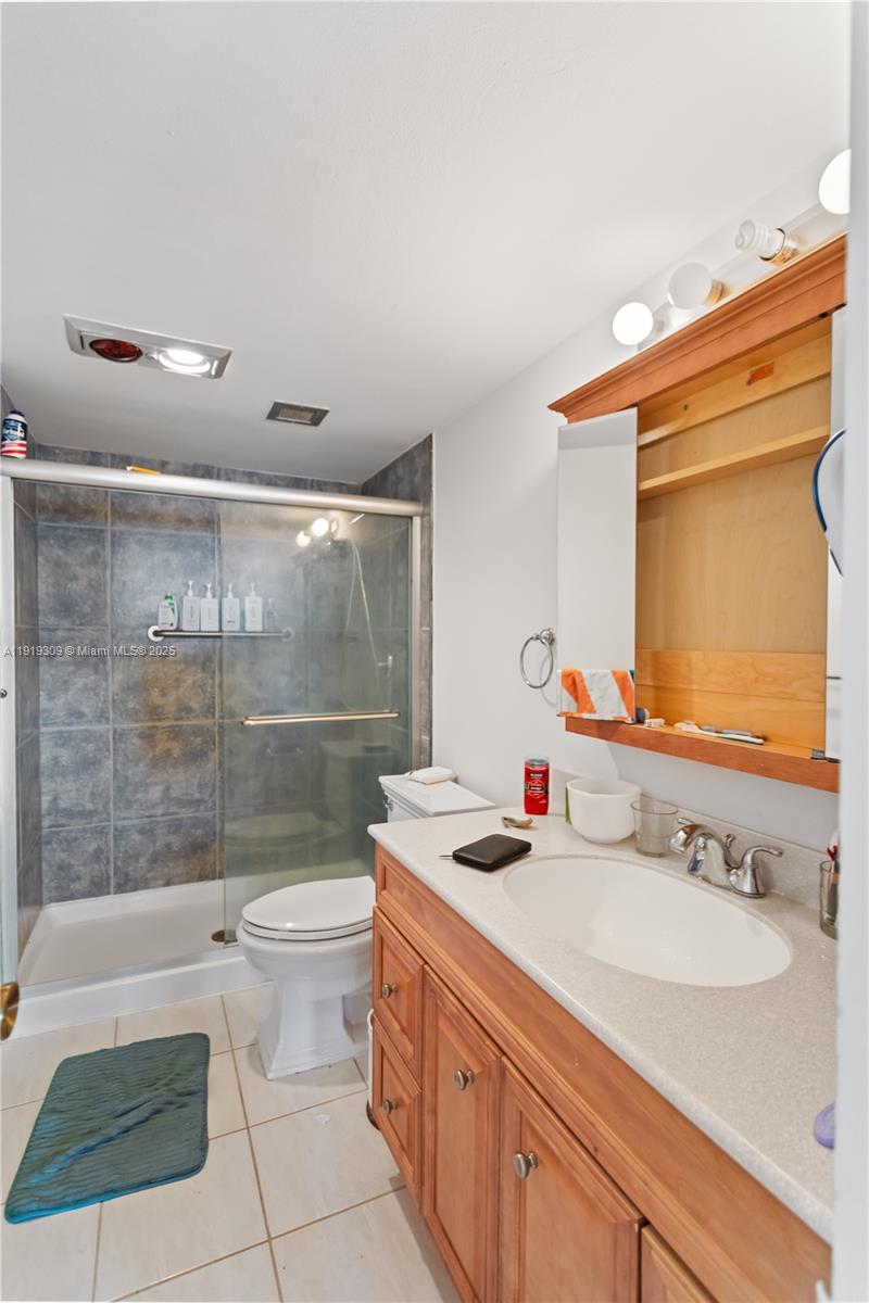 8Q 3 / 3 1740 sq. ft. $ 2025-11-24 0 Photo