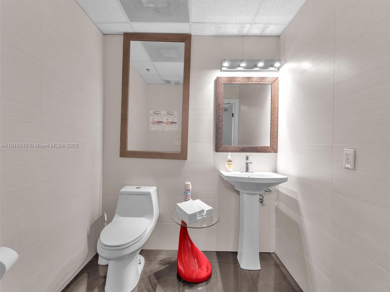 Подробнее / кв.футов $ 2025-11-24 0 Фото