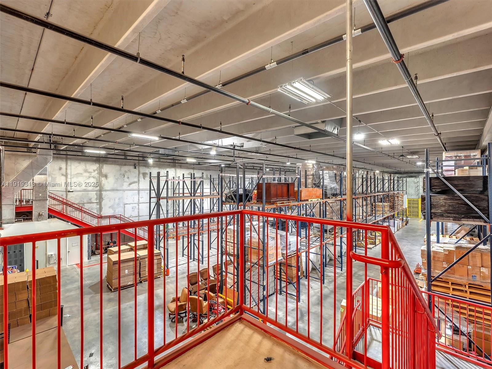 Подробнее / кв.футов $ 2025-11-24 0 Фото