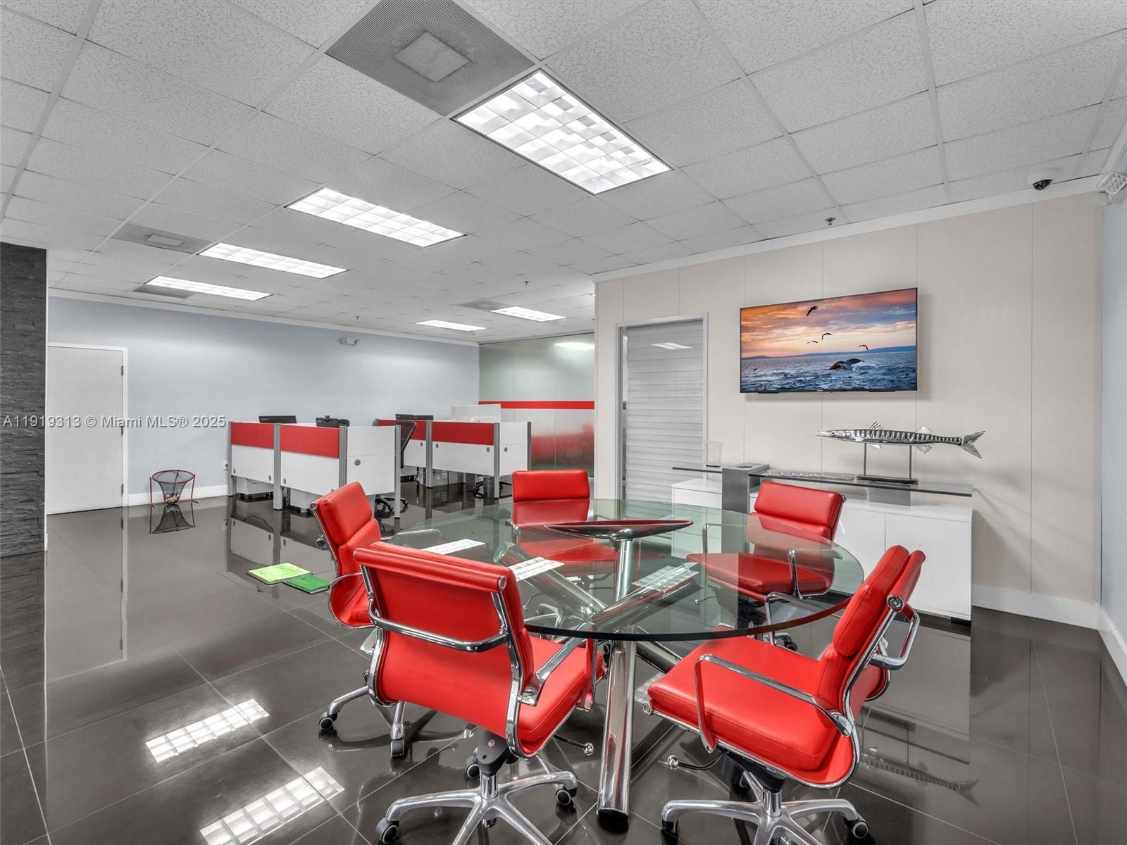 Подробнее / кв.футов $ 2025-11-24 0 Фото