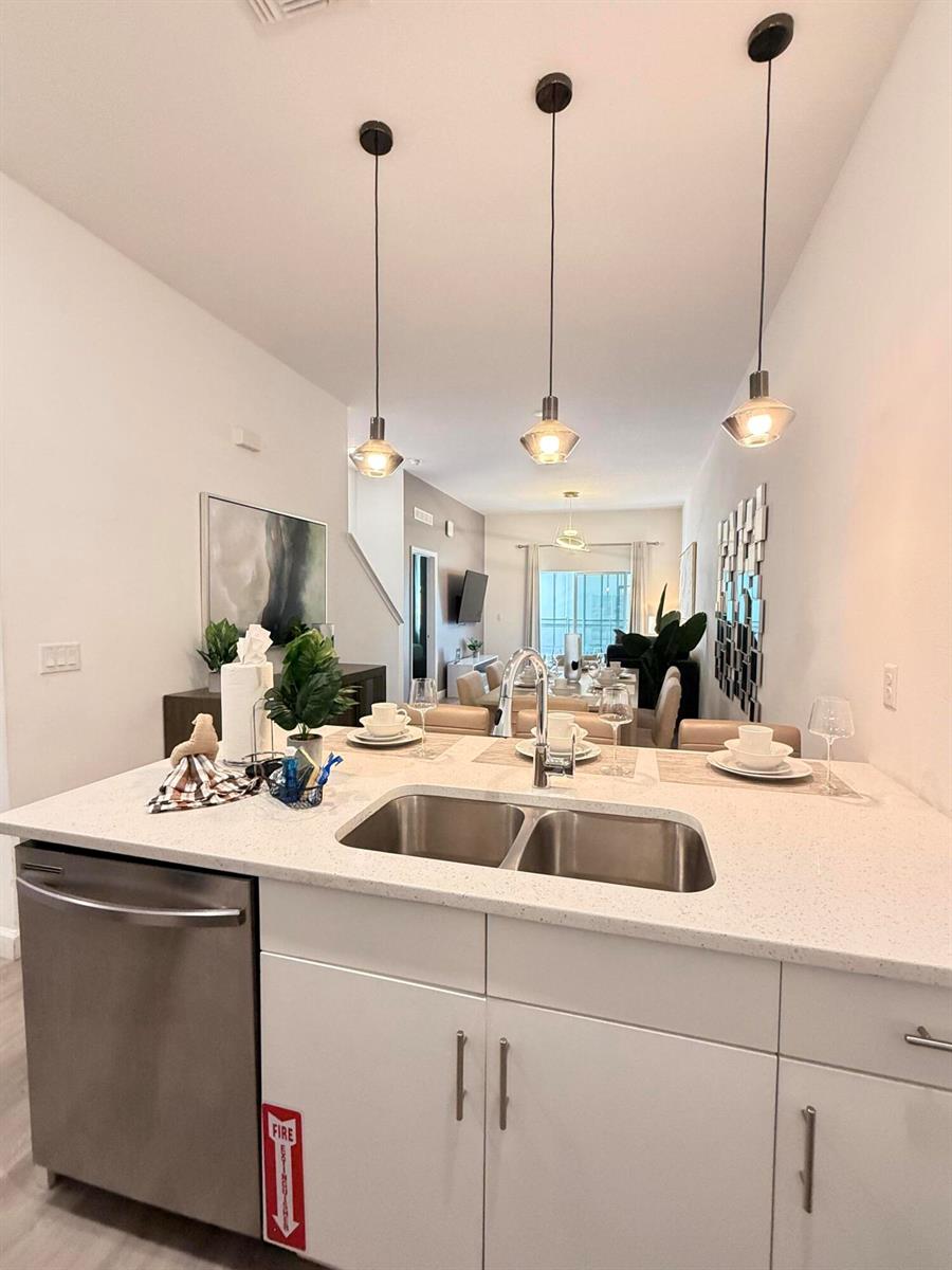   / 16 1671 sq. ft. $ 2026-03-03 0 foto
