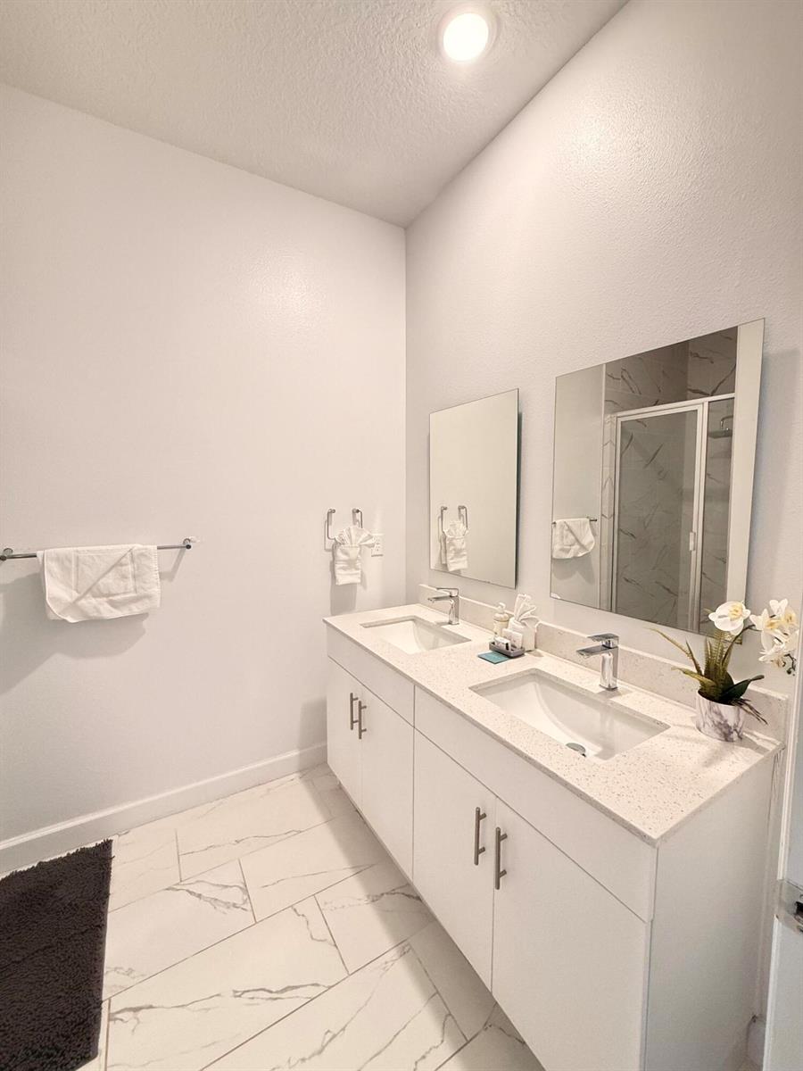   / 16 1671 sq. ft. $ 2026-03-03 0 foto